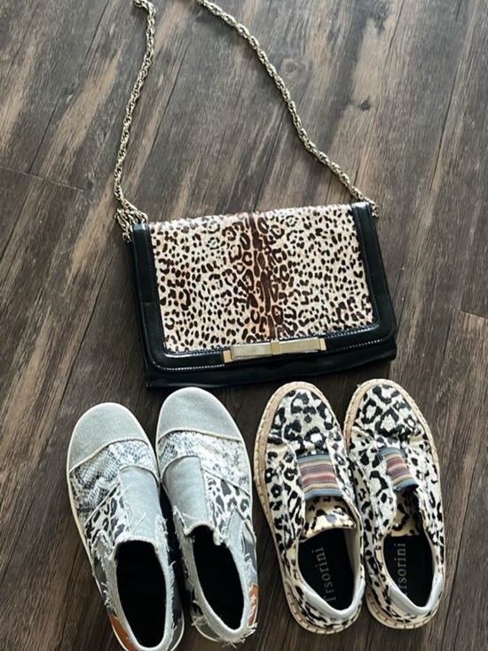 Handbags - Leopard Print Crossbody Bag with Black Trim shoes bundle Size 7